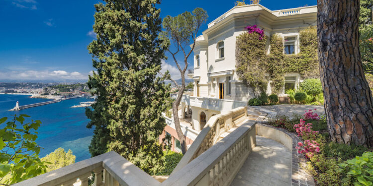 A Lavish Villa Built Into the Cliffs on the French Riviera | realestatemarket.us.com
