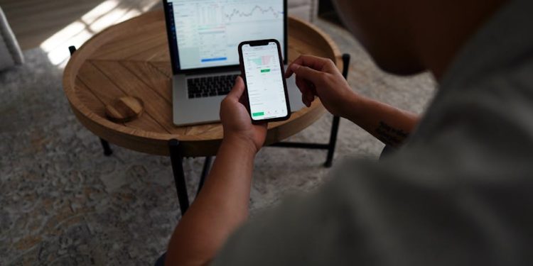 Featured image for: The Best Brokerage Accounts for REIT Investing in 2024 (Review top brokerage platforms for REIT investors. Compare features like commission fees, REIT/ETF selection, fractional shares, DRIP availability, and research tools. Recommend options for beginners and advanced investors.)